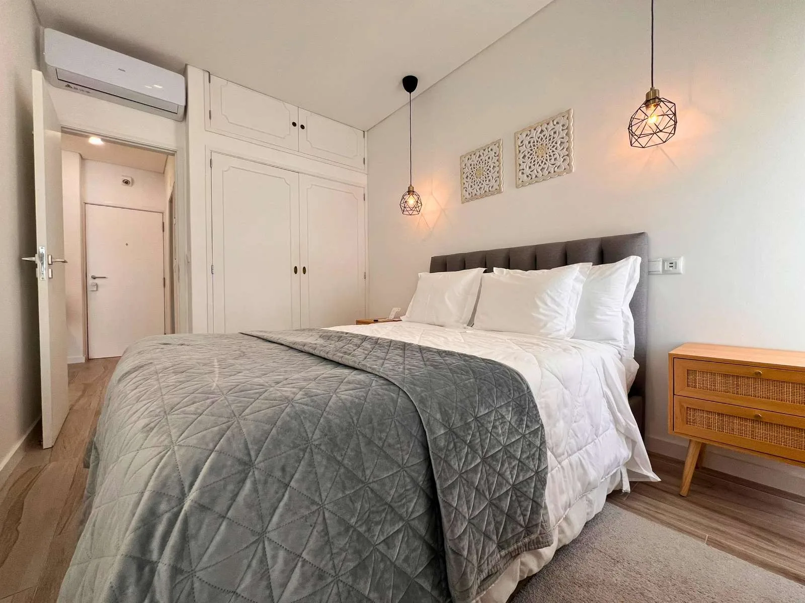 Timeless Beach V — interior 12